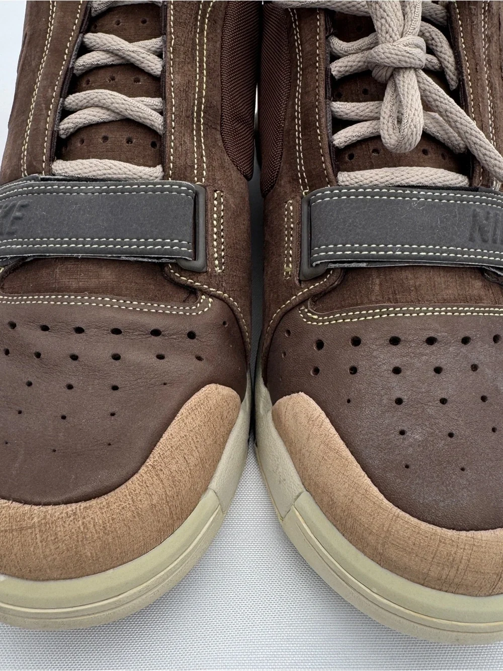 Nike Zoom Air Trainers Men’s Brown Leather Athletic Sneakers Sample size 9